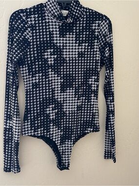 Black & White Houndstooth Long Sleeve Bodysuit